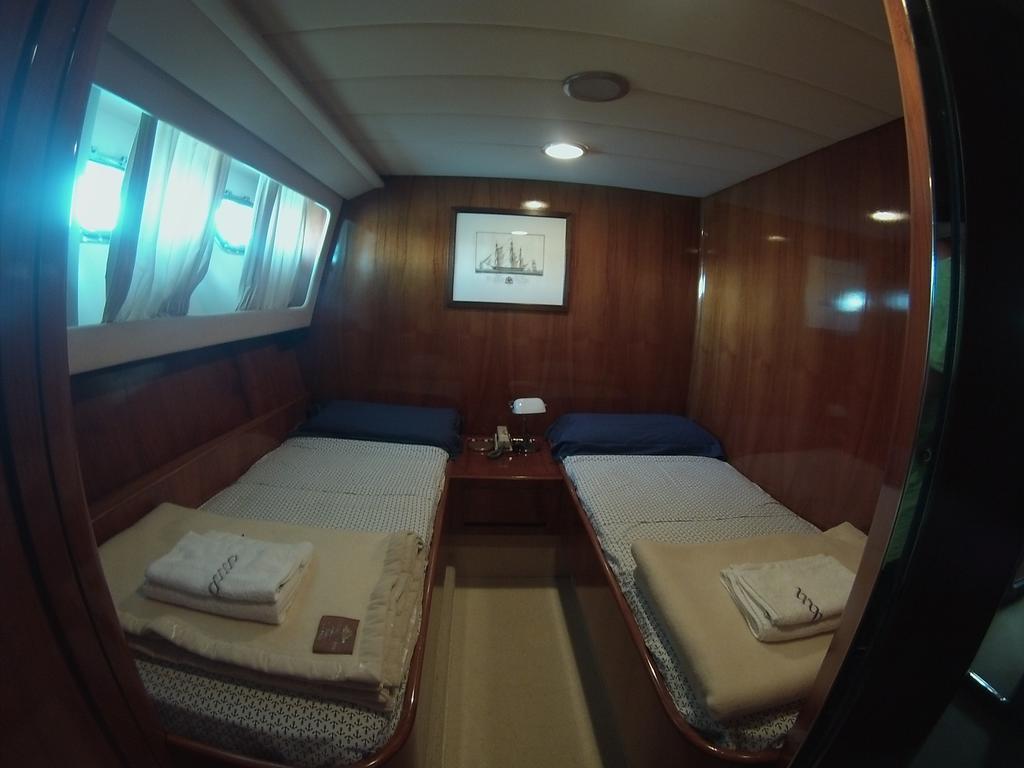 Riviera Boat Resort La Spezia Ruang foto